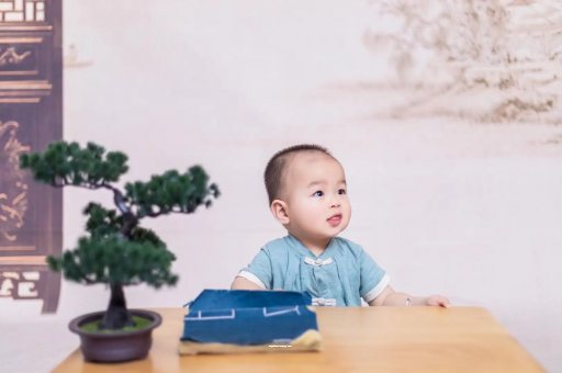 黔西宝宝总是抠鼻子 黔西宝宝总是抠鼻子